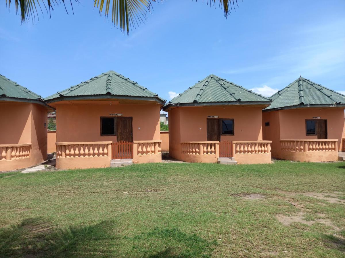 Comfort Beach Resort Biriwa Extérieur photo