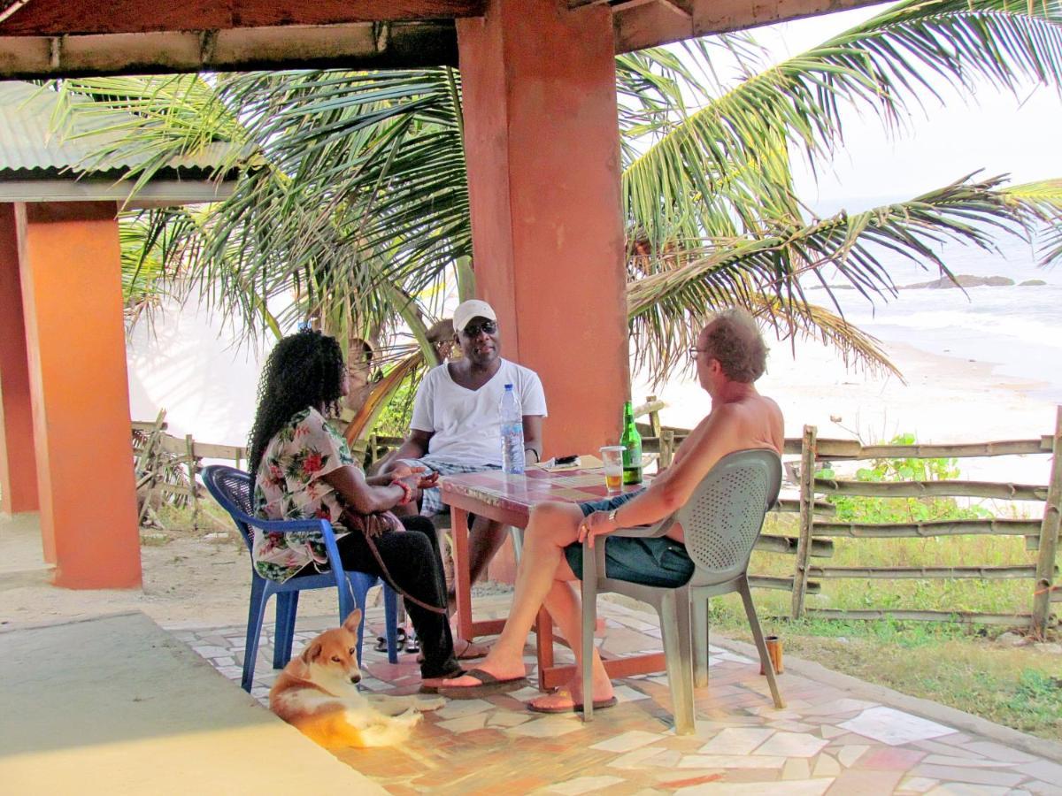 Comfort Beach Resort Biriwa Extérieur photo