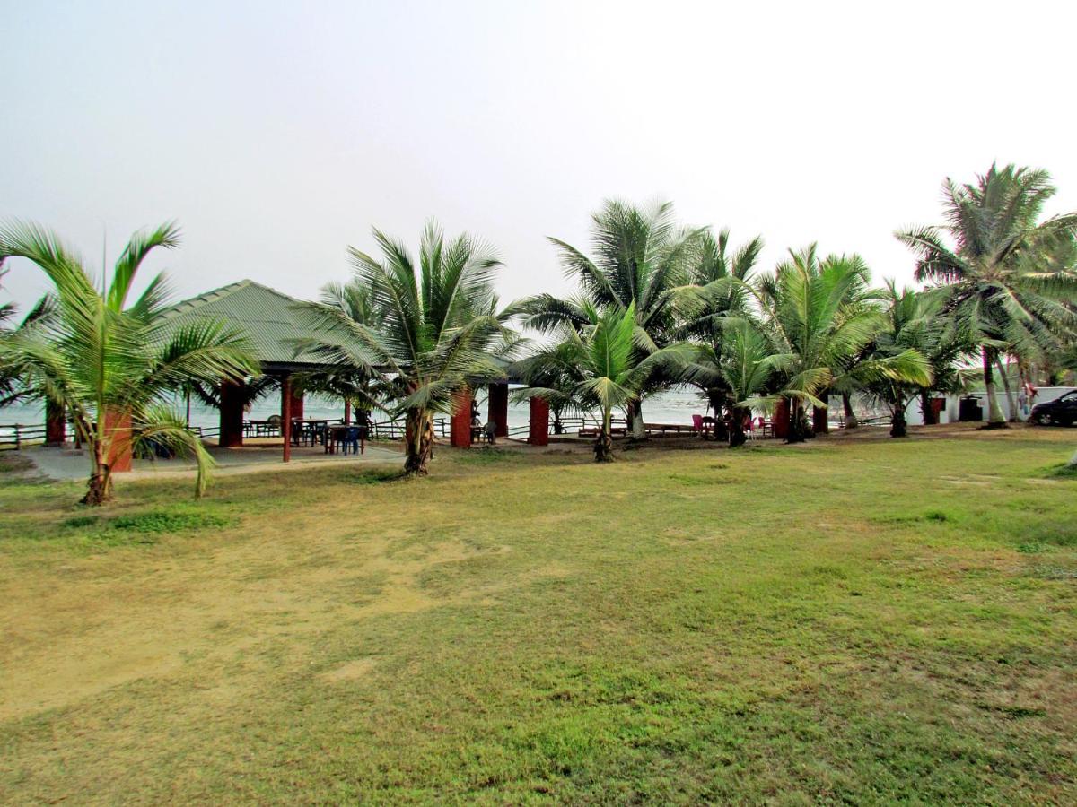 Comfort Beach Resort Biriwa Extérieur photo